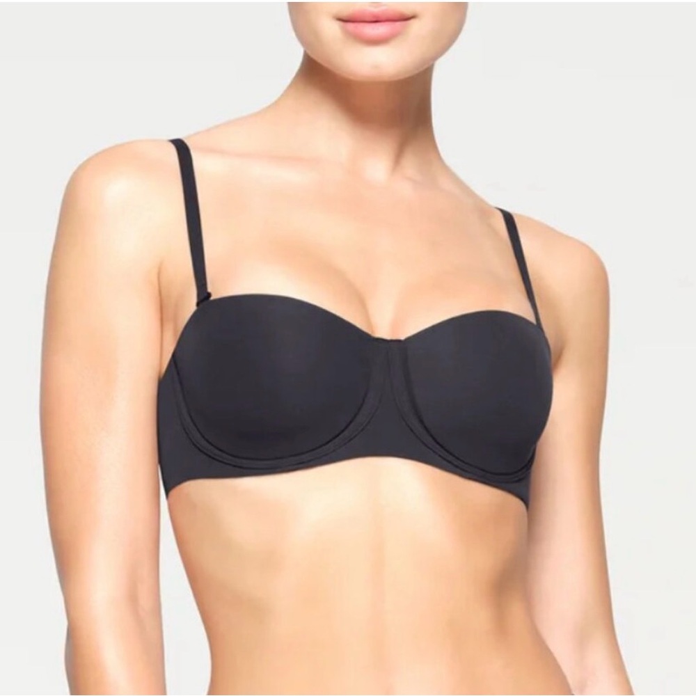 SKIMS Fits Everybody Strapless Convertible Bra Onyx size 34B NWT